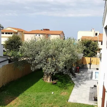 Sunrise Garden And Sea View Apartment *